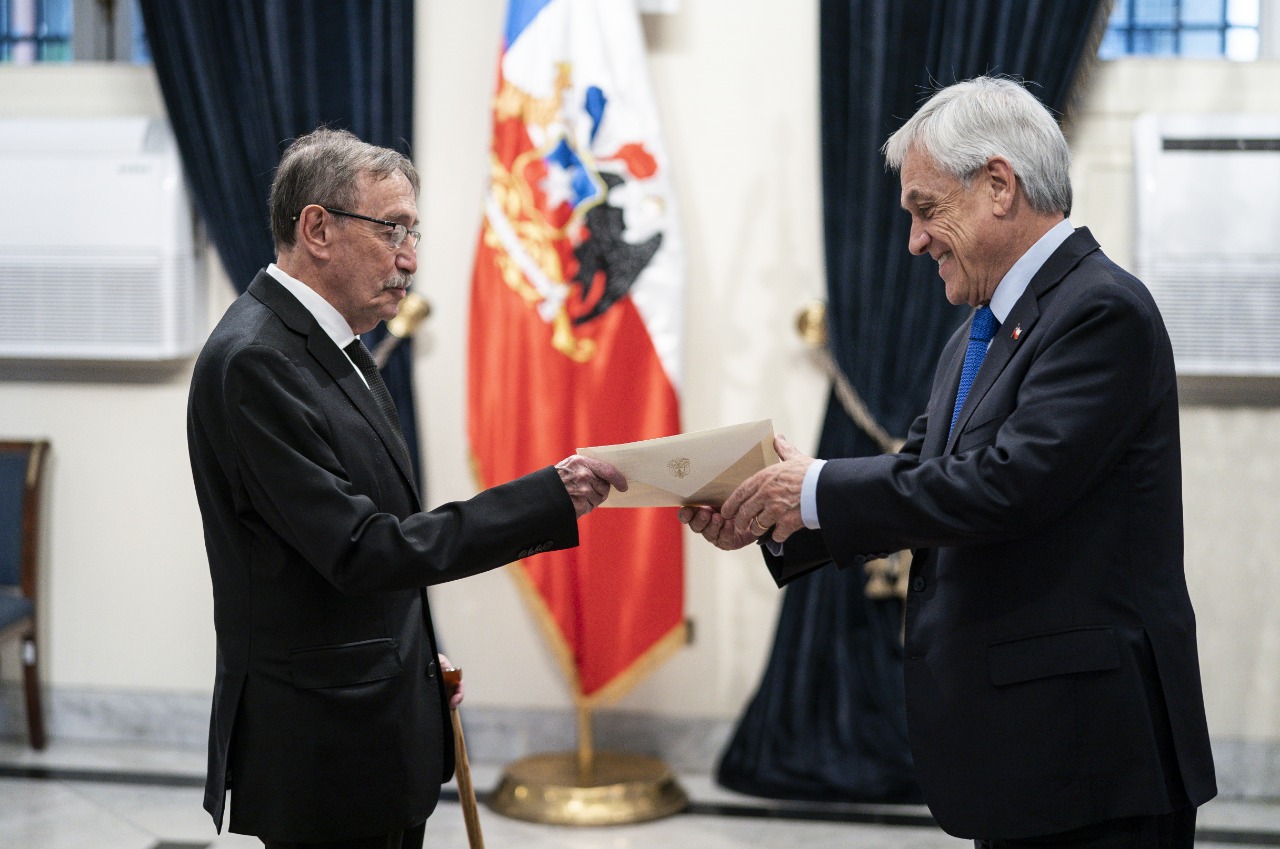 El Embajador de Colombia en Chile Alberto Rendón Cuartas presentó las Cartas Credenciales ante el Presidente Sebastián Piñera